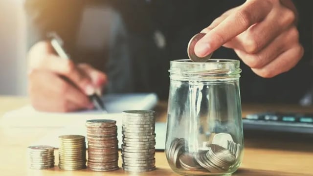 محلل اقتصادي: التنظيم المالي يضمن إدراك الراتب والمسؤوليات