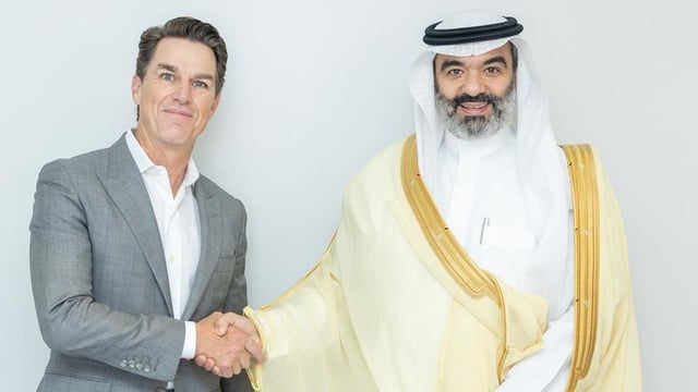 السواحه يبحث في باريس مع شركات عالمية فرص الذكاء الاصطناعي والألعاب