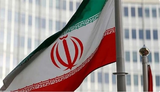 مسؤول إيراني: سوف نسيطر دائما على مضيق هرمز