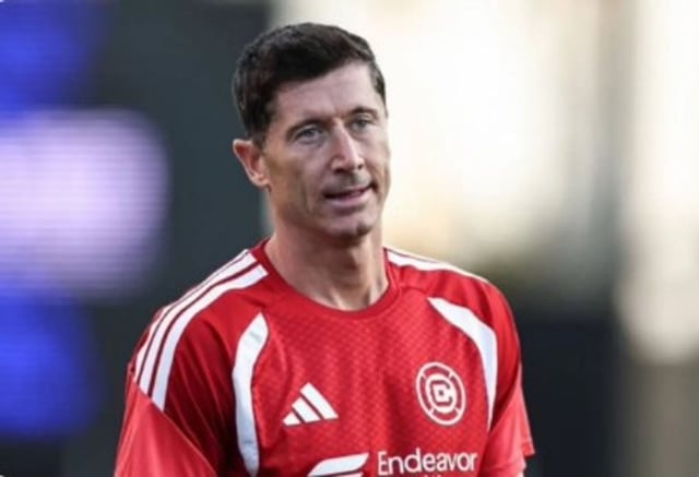 ليفاندوفسكي: ريال مدريد أقوى مع جوزيه مورينيو والصفقات الجديدة