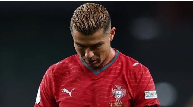 رونالدو يشكو سوء أرضية الملعب بعد ليلة محبطة مع البرتغال في دوري الأمم الأوروبية