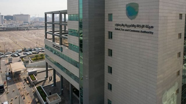 في حال تم نقل ملكية سجل تجاري.. هل ينتقل الرقم المميز إلى المالك الجديد؟