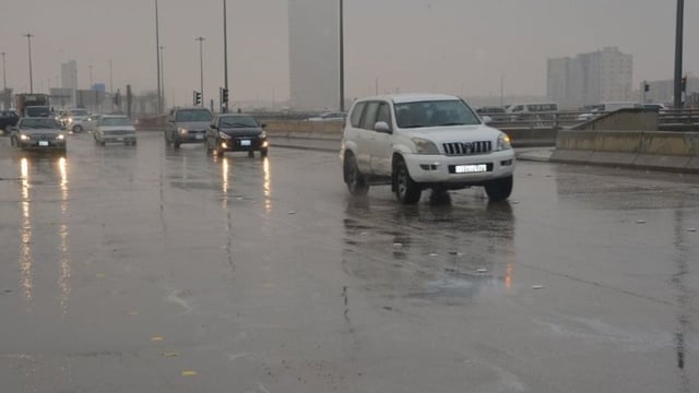 ضباب في مكة والمدينة.. حالة الطقس اليوم الأربعاء 12-4-1448 في المملكة