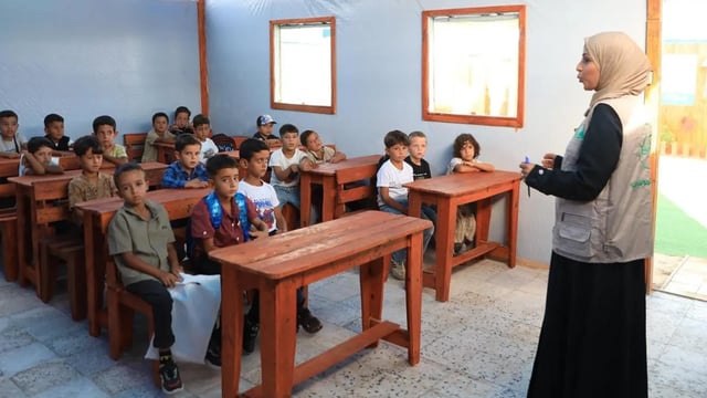 مدرسة مكة تستقبل طلابها في غزة بدعم من مركز الملك سلمان