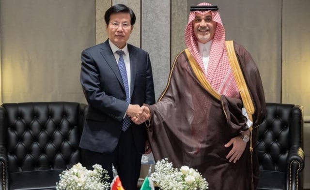 «السيف» يبحث تعزيز الروابط الاستثمارية بين المملكة والصين