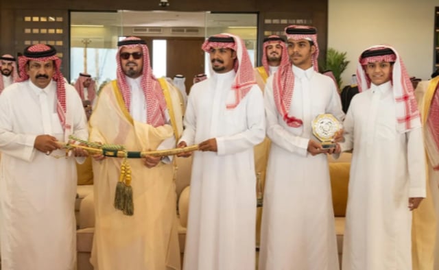 الأمير سعود بن مشعل يتوّج الفائزين في ختام مهرجان ولي العهد للهجن