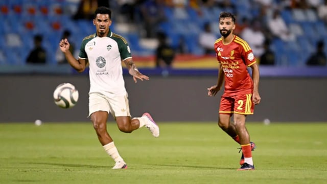 القادسية يتغلب على الأهلي ويواصل مطاردة صدارة دوري روشن