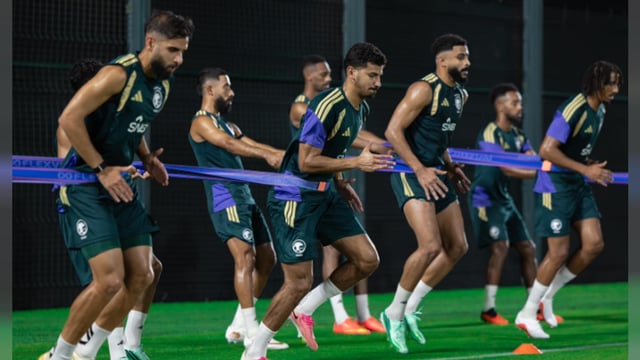 الأخضر يواصل استعداده للقاء الكويت في افتتاح كأس الخليج27