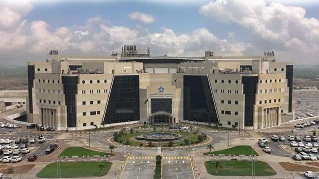 «جازان التخصصي» يجري جراحة متقدمة لمريضة بسرطان المبيض المنتشر
