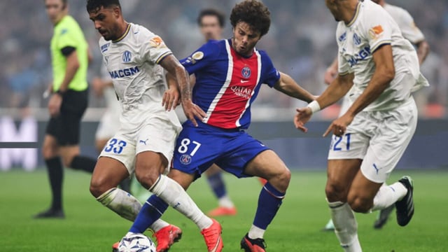 باريس سان جيرمان يفوز على مارسيليا بثنائية في كلاسيكو الدوري الفرنسي