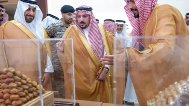 أمير القصيم يرعى ختام موسم عنيزة الدولي للتمور 2026