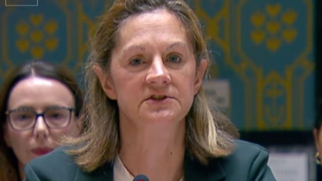 ممثلة بريطانيا بمجلس الأمن: نقف بجانب السعودية وندين هجمات الحوثيين