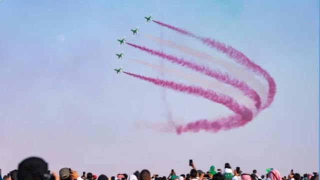 الرياض تحتفل باليوم الوطني السعودي بعروض عسكرية ومناورات جوية