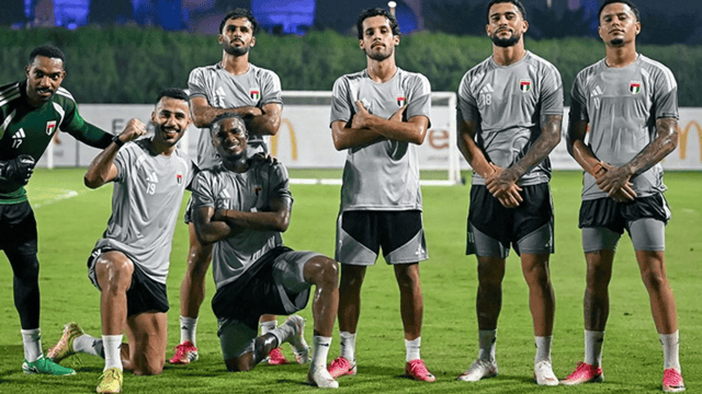 وصول بعثة المنتخب الإماراتي إلى جدة استعدادًا للمشاركة في كأس الخليج 27