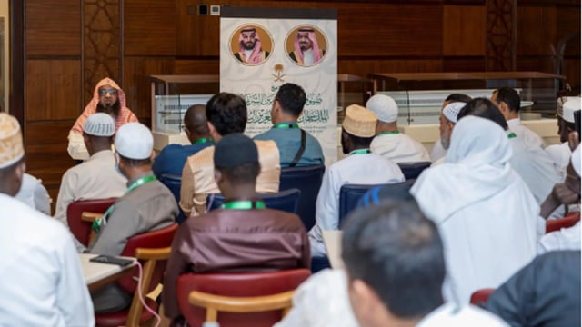 «الشؤون الإسلامية» تنفّذ دروسًا شرعية لضيوف خادم الحرمين للعمرة والزيارة بالمدينة المنورة
