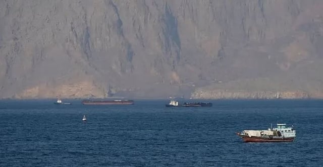 بيانات شحن: انخفاض عدد السفن العابرة لمضيق هرمز إلى 4