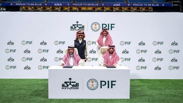 رسميًا.. «المملكة القابضة» تكمل استحواذها على 70% من نادي الهلال بـ 840 مليون ريال