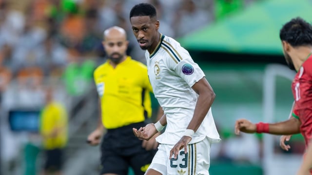 المنتخب السعودي يتقدم بثلاثية على عمان في الشوط الأول من خليجي 27