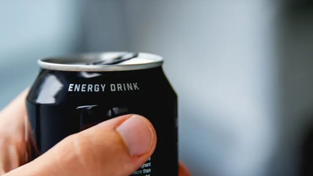 دراسة: مكون شائع بمشروبات الطاقة يثير مخاوف بشأن اللوكيميا