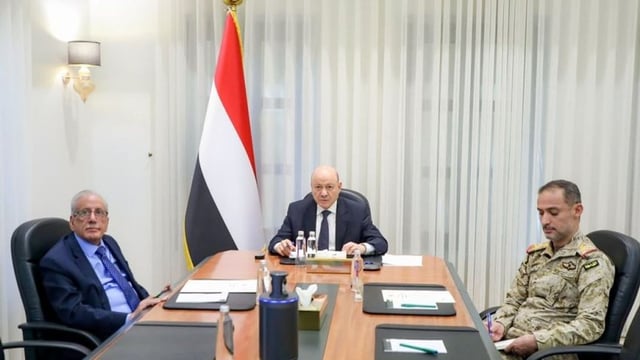 العليمي يحث اليمنيين بمناطق سيطرة الحوثي على رفض زج أبنائهم لمحارق الموت