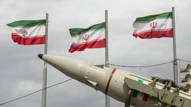 إيران تبدأ الرد على الضربات الأمريكية رغم تحذير ترامب