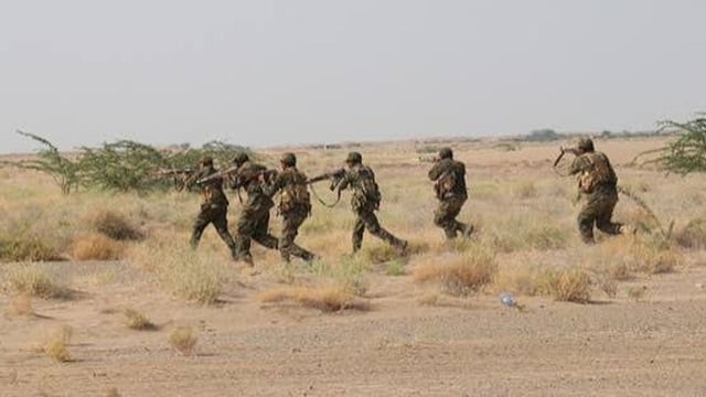 اشتباكات عنيفة بين القوات الحكومية اليمنية وميليشيا الحوثي في الساحل الغربي
