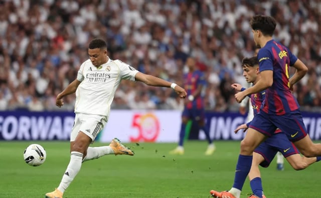 ريال مدريد يفوز على برشلونة بهدفين في الدوري الإسباني