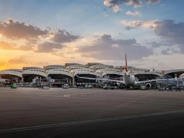 الخارجية  تدعو المتأثرين بإيقاف أو تأخر الرحلات المتجهة إلى الرياض للتواصل مع البعثات