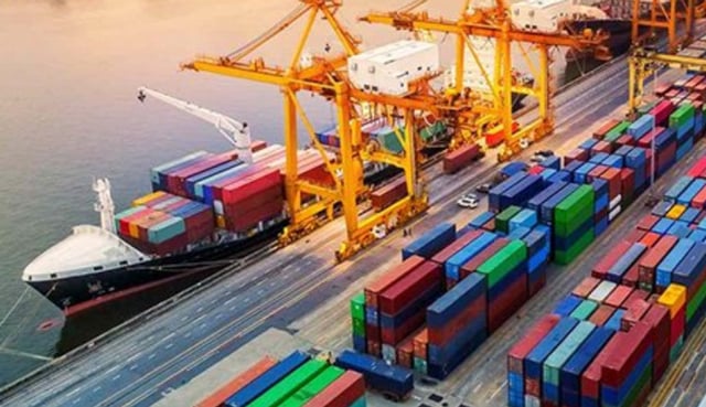 هيئة بريطانية: سفن تلقت تعليمات بمغادرة مراسيها قرب رأس الخيمة بالإمارات