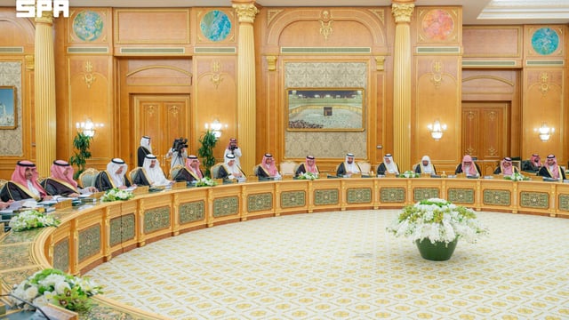 مجلس الوزراء: المملكة لن تسمح بتهديد أمنها أو حرية الملاحة في البحر الأحمر وباب المندب