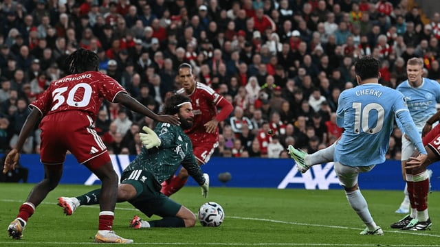 مانشستر سيتي يهزم ليفربول بثلاثية نظيفة في الدوري الإنجليزي