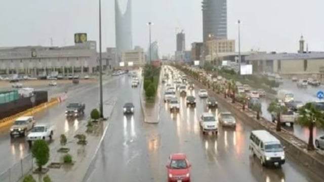 أكتوبر.. أربعة فصول في يوم واحد بين حرارة النهار واعتدال المساء وترقّب الأمطار