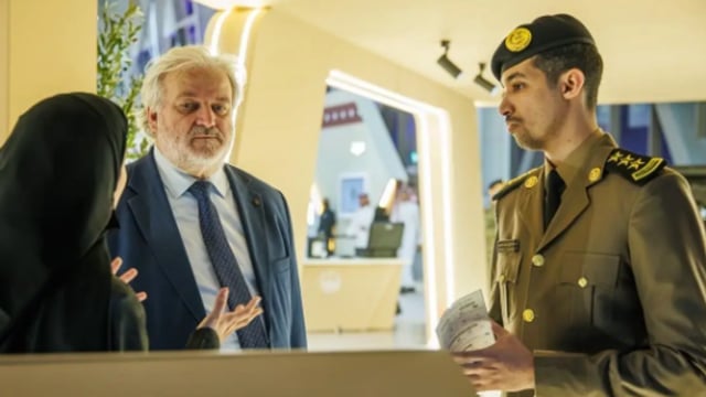 سفير صربيا يزور جناح  «الداخلية» في معرض الصقور والصيد السعودي 2026