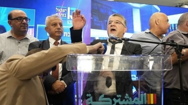 رئيس القائمة العربية المشتركة يدعو إلى «شراكة يهودية عربية حقيقية» للإطاحة بـ «نتنياهو»