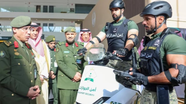 مدير عام الجوازات المكلّف يزور معرض الصقور والصيد السعودي الدولي 2026