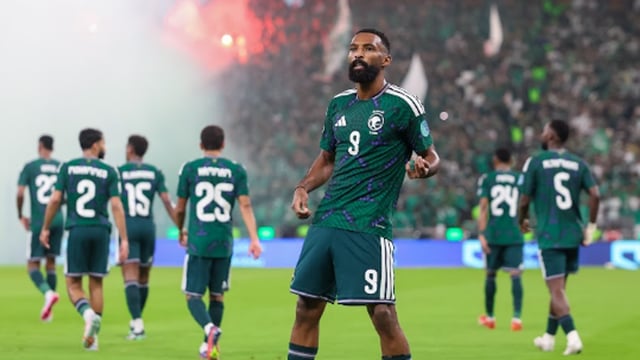 نجوم "الأخضر" يستحوذون على جوائز "خليجي 27" بعد التتويج بالبطولة