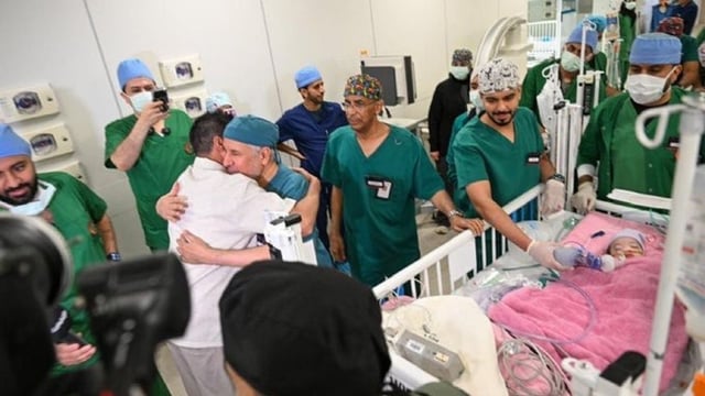 والد التوأم سجى وضحى: الحمد لله على نجاح العملية وأشكر المملكة وأطباءها