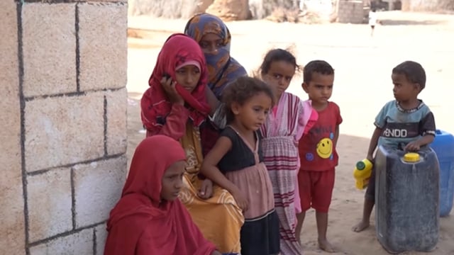وزارة الصحة اليمنية تحذر من كارثة إنسانية وشيكة بتعز جراء الحصار الحوثي