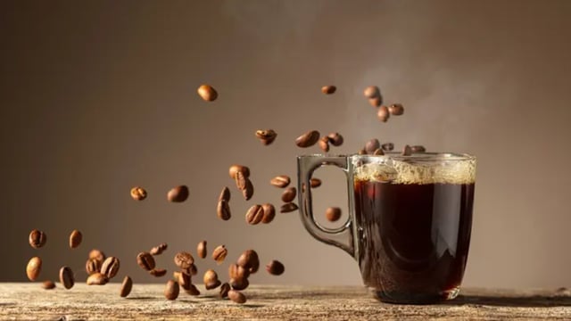 خبير: شرب القهوة يقلل خطر الإصابة بالخرف