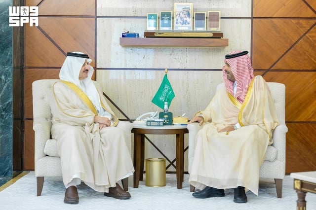 أمير الشرقية يطّلع على مشروع صندوق الوقف الإسعافي للهلال الأحمر السعودي