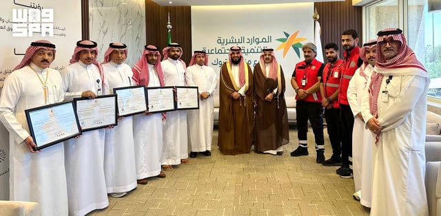 الهلال الأحمر بتبوك يمنح 6 شهادات امتثال إسعافي لإدارات الموارد البشرية