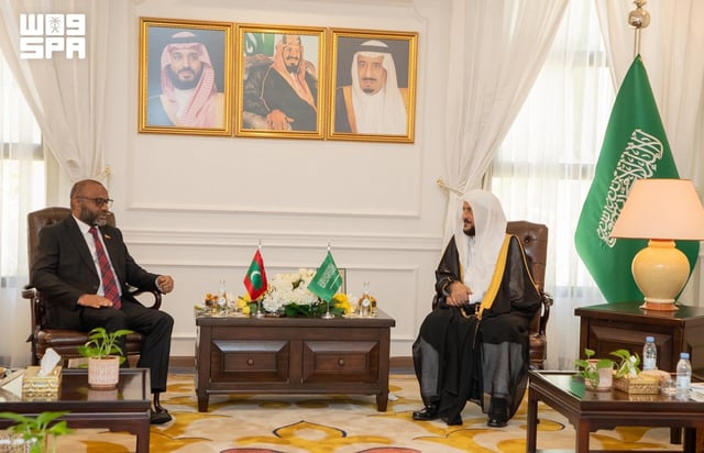 وزير الشؤون الإسلامية يبحث تعزيز التعاون مع نظيره المالديفي في جدة