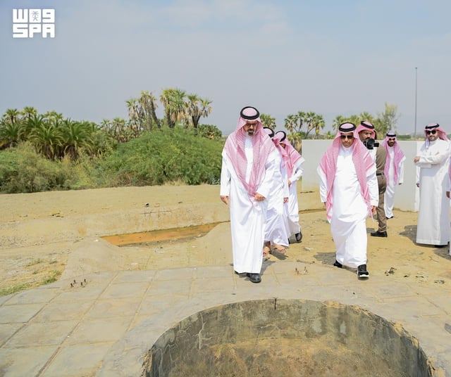 بالصور .. نائب أمير جازان يتفقّد مشروع تطوير مطل محافظة العارضة ويزور العين الحارة
