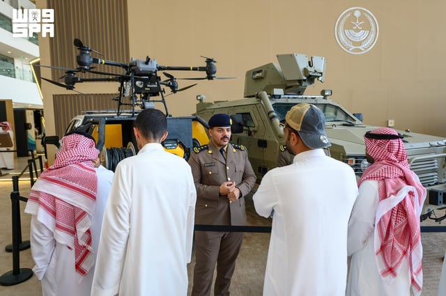 جناح وزارة الداخلية يجذب زوار معرض الصقور والصيد السعودي الدولي 2026