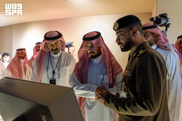 محافظ الخرج يزور جناح وزارة الداخلية في معرض الصقور والصيد السعودي 2026