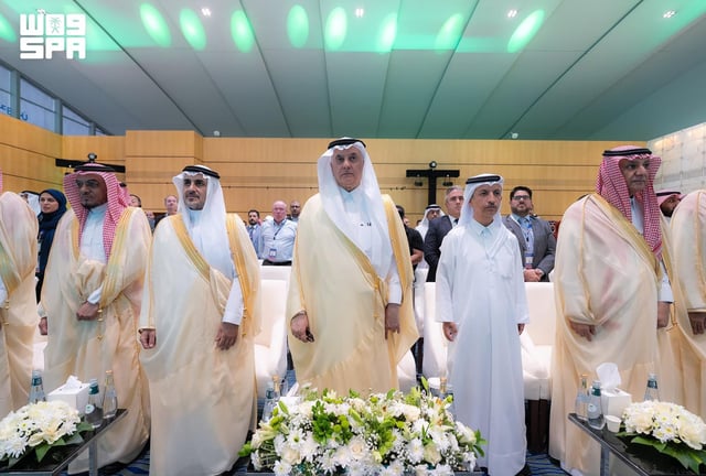 وزير البيئة يفتتح معرض الشرق الأوسط للدواجن ويشهد توقيع استثمارات بـ2.5 مليار ريال