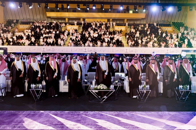 معهد الإدارة العامة يحتفي بتخريج 1,055 خريجًا وخريجة في الرياض برعاية وزير الموارد البشرية