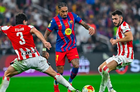 برشلونة يهزم أتلتيك بلباو.. ويتأهل لنهائي كأس السوبر الإسباني 