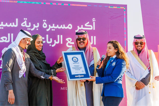 حائل تدخل موسوعة «غينيس» بأكبر مسيرة لسيارات الدفع الرباعي في العالم