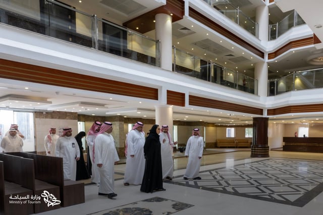 «السياحة»: جولات تفقدية للتحقق من التزام النُّزل المؤقتة بالمعايير لإثراء تجربة ضيوف الرحمن